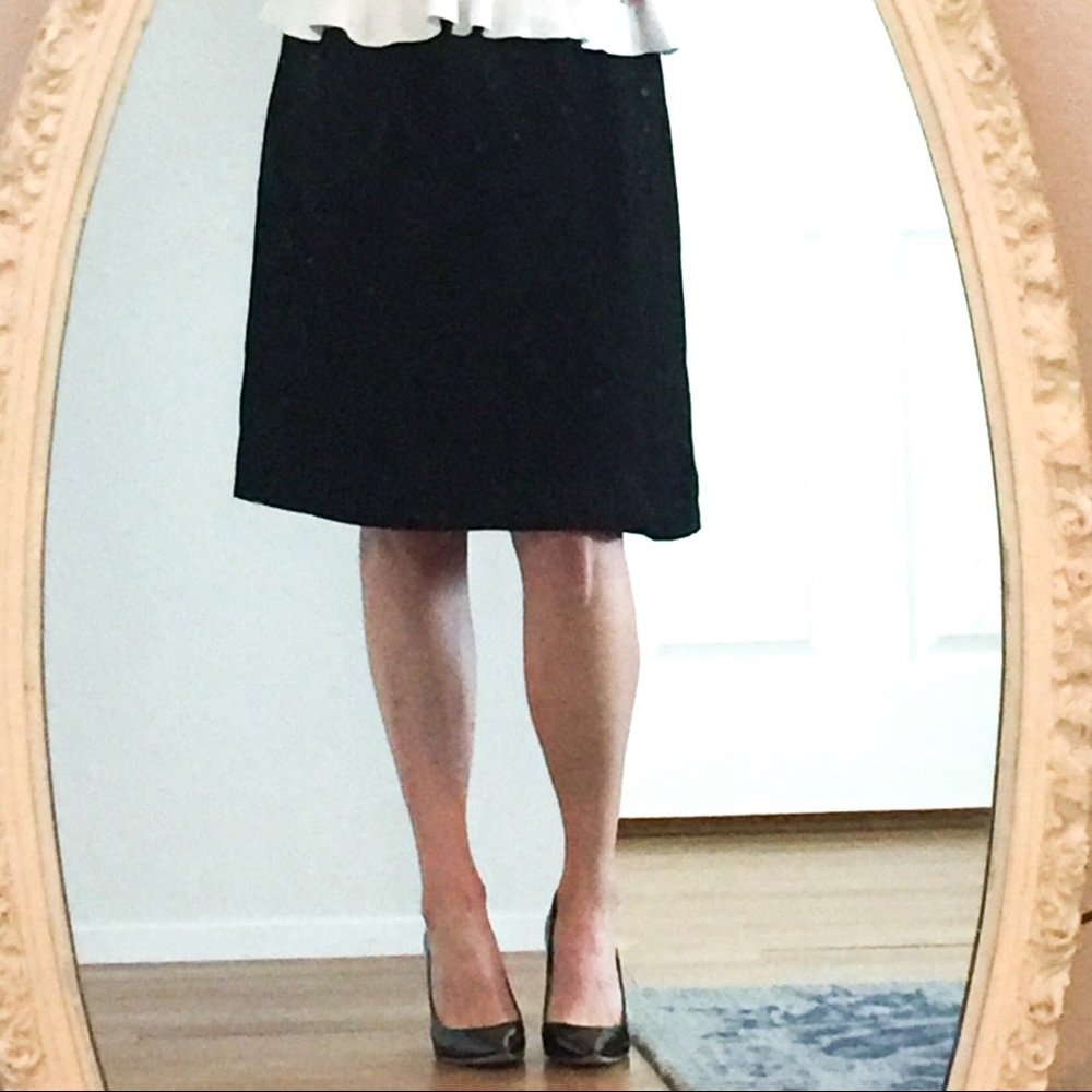 Madewell knee-length lined black skirt, size M